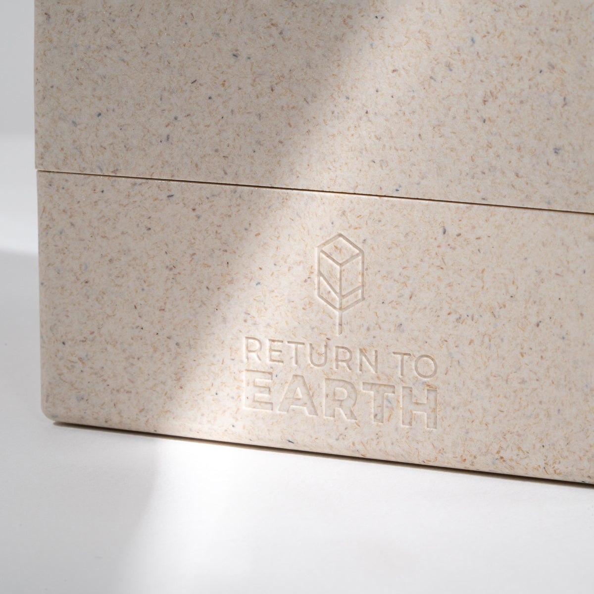 Ultimate Guard Boulder 100+ Return to Earth Deck Box - Natural