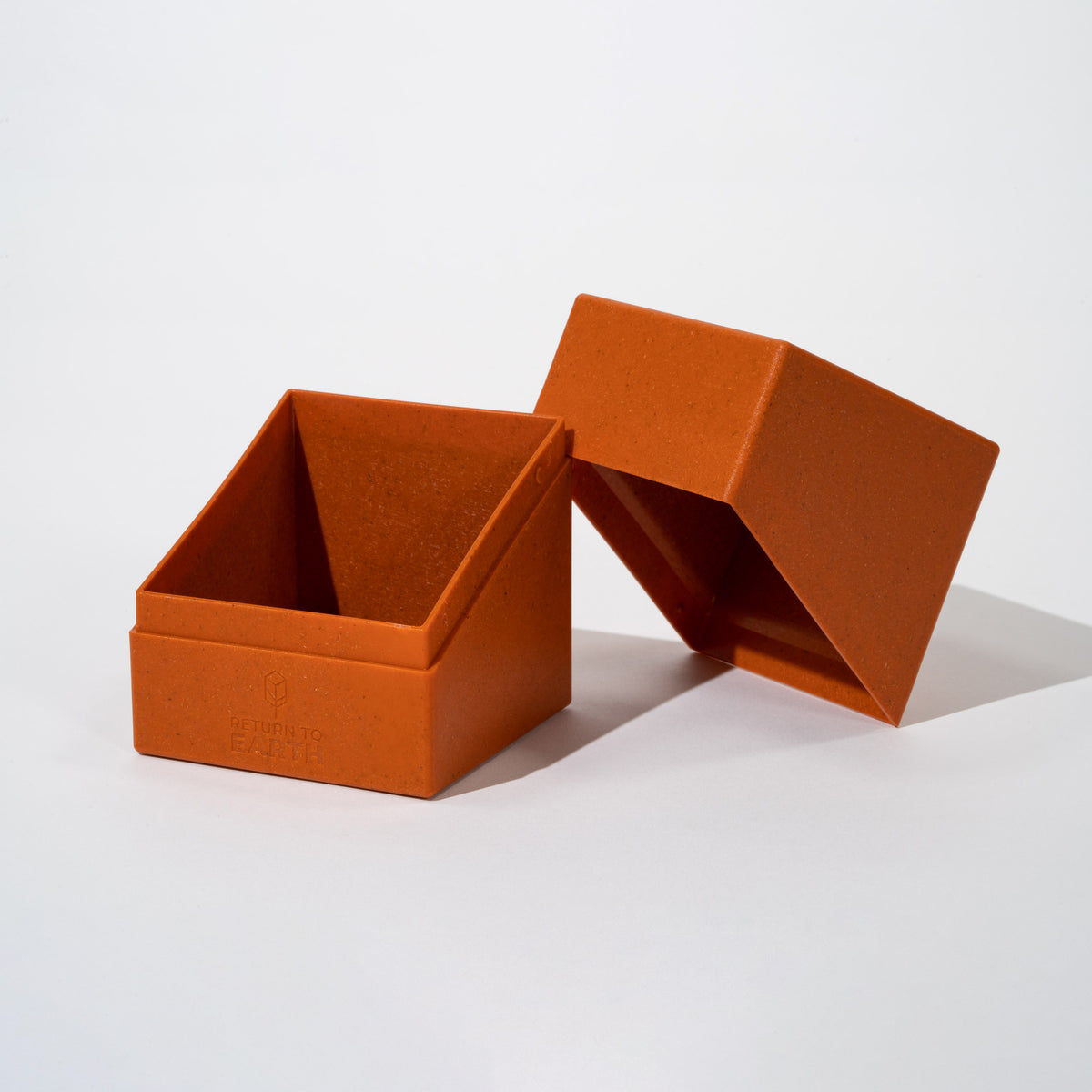 Ultimate Guard Boulder 100+ Return to Earth Deck Box - Orange