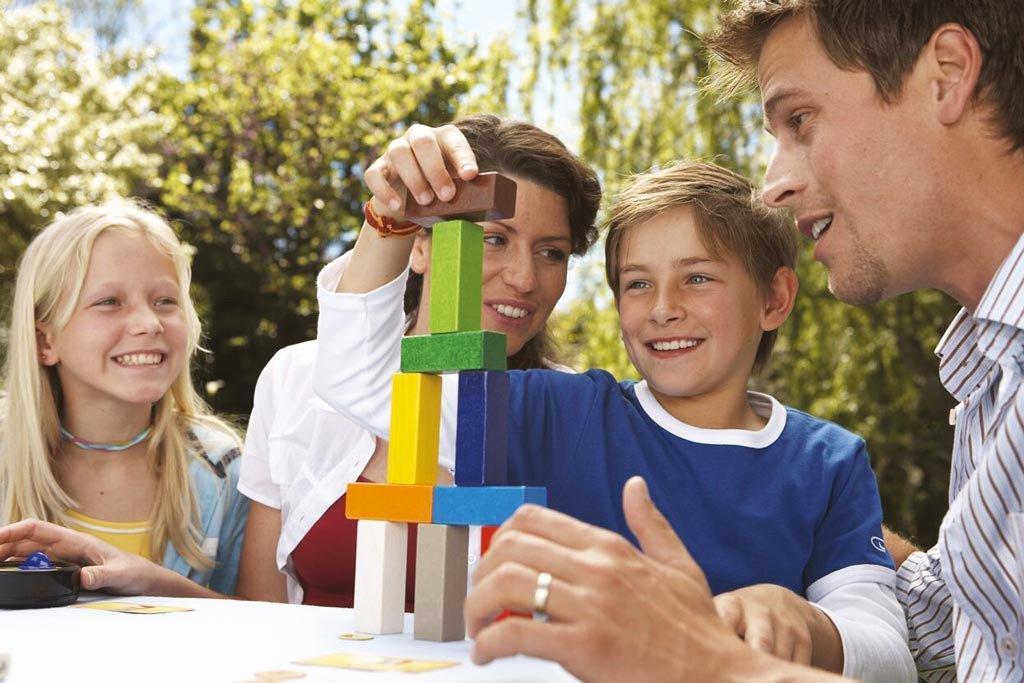 Ravensburger Make N Break Game