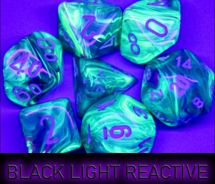 CHX 22546 Festive Mega-hedral Waterlily/white (Polyhedral 7-Die Set)