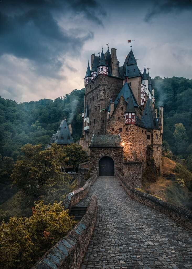 Eltz Castle 1000pc [Ravensburger Puzzle]